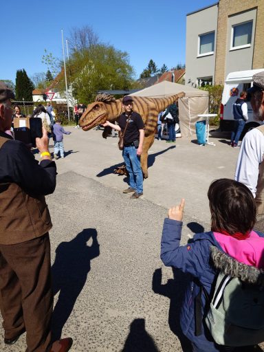 walking-act-dinosaurier-event